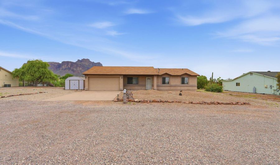 699 N ARROYA Rd, Apache Junction, AZ 85119 - 3 Beds, 2 Bath