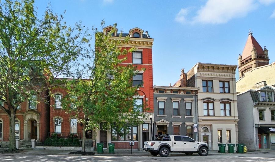 221 Ninth St, Cincinnati, OH 45202 - 0 Beds, 1 Bath
