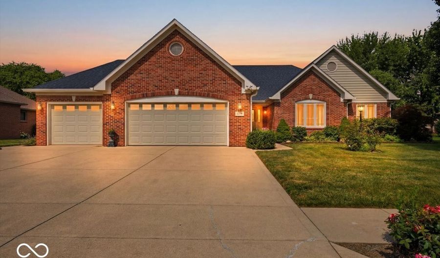 1094 Brookway Dr, Avon, IN 46123 - 3 Beds, 2 Bath