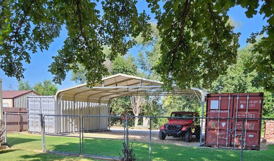 722 Logan St, Alva, OK 73717 - 3 Beds, 2 Bath