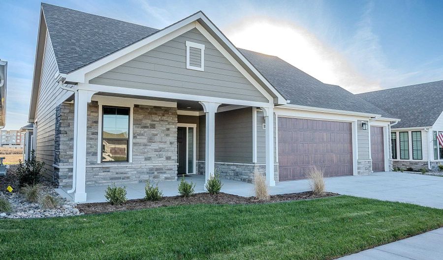 727 E Lexington Ln, Andover, KS 67002 - 2 Beds, 2 Bath