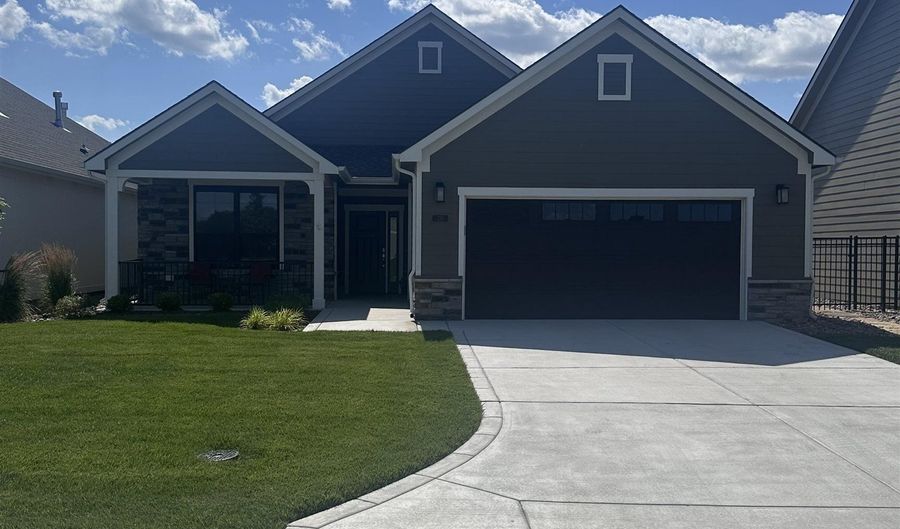 135 S Heritage Way, Andover, KS 67002 - 2 Beds, 2 Bath