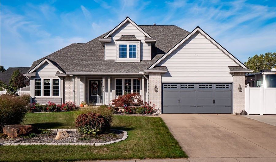 658 Nicole Dr, Amherst, OH 44001 - 4 Beds, 3 Bath