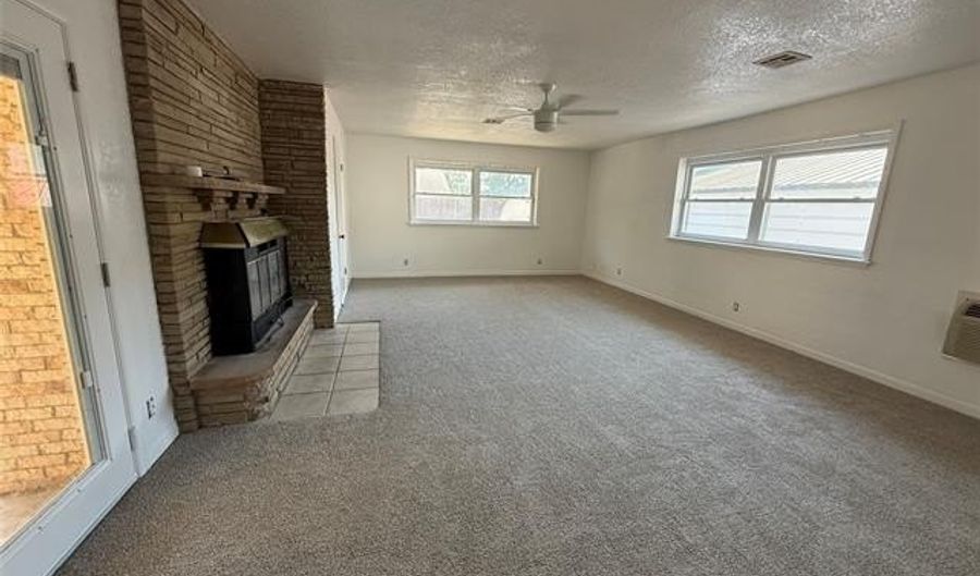 3812 E 36th St, Tulsa, OK 74135 - 3 Beds, 2 Bath