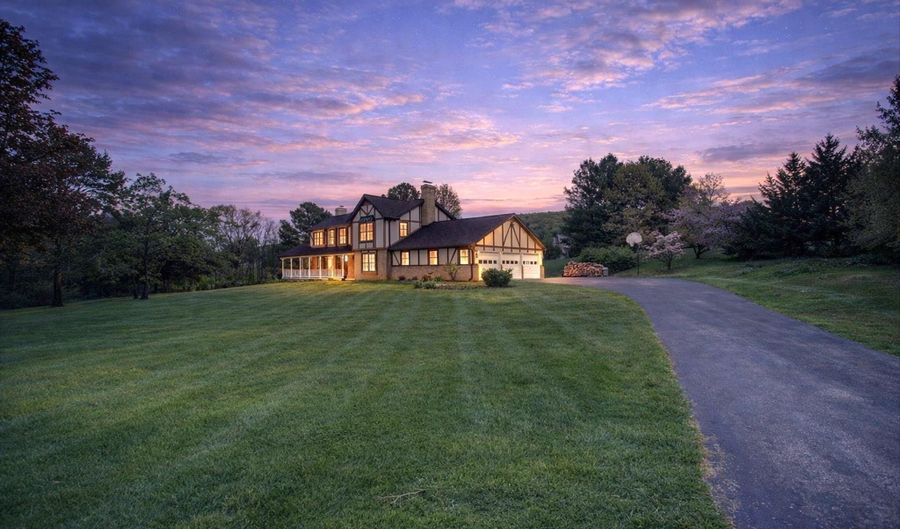 8001 MAPLEVILLE Rd, Boonsboro, MD 21713 - 4 Beds, 3 Bath
