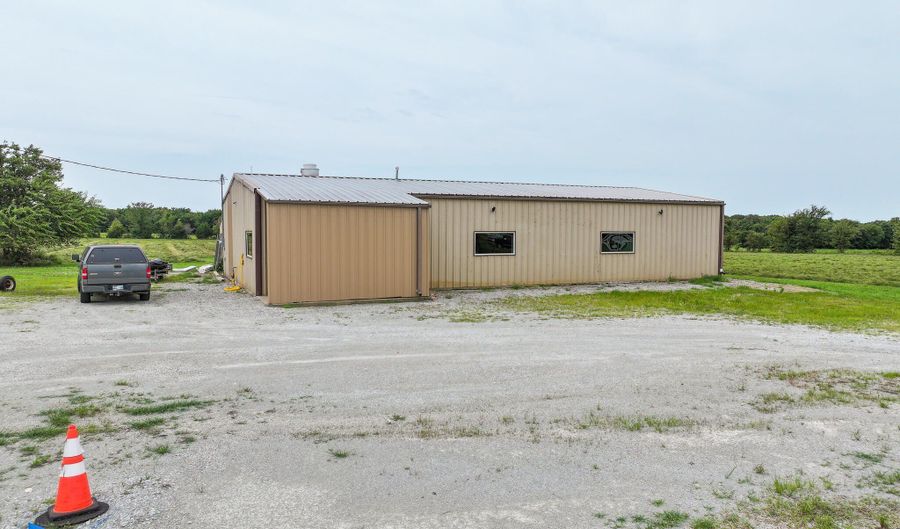 54791 E Hwy 59, Afton, OK 74331 - 1 Beds, 2 Bath