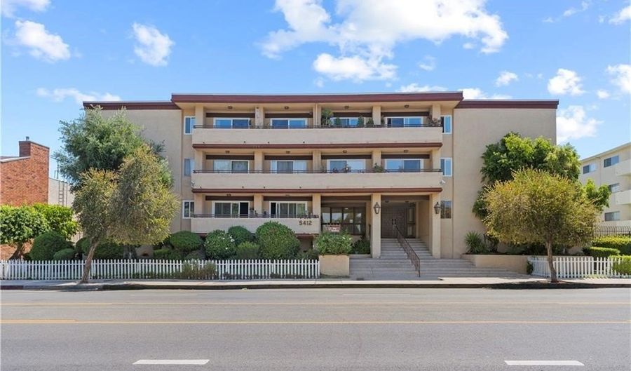 5412 Lindley Ave 108, Encino, CA 91316 - 3 Beds, 2 Bath
