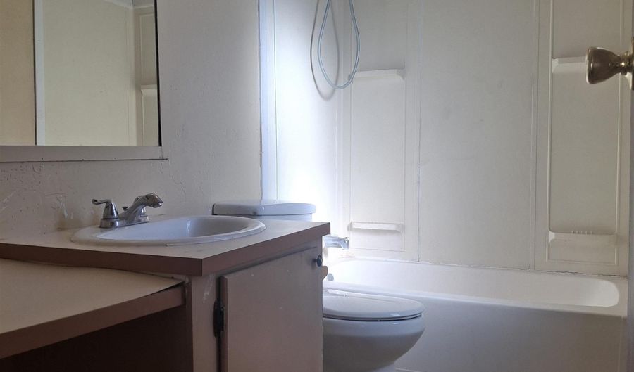 407 Oak St, Bayard, NM 88023 - 2 Beds, 2 Bath