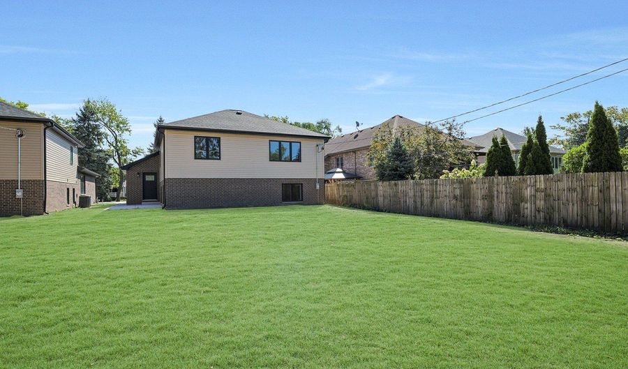 11156 S Lawler Ave, Alsip, IL 60803 - 5 Beds, 3 Bath