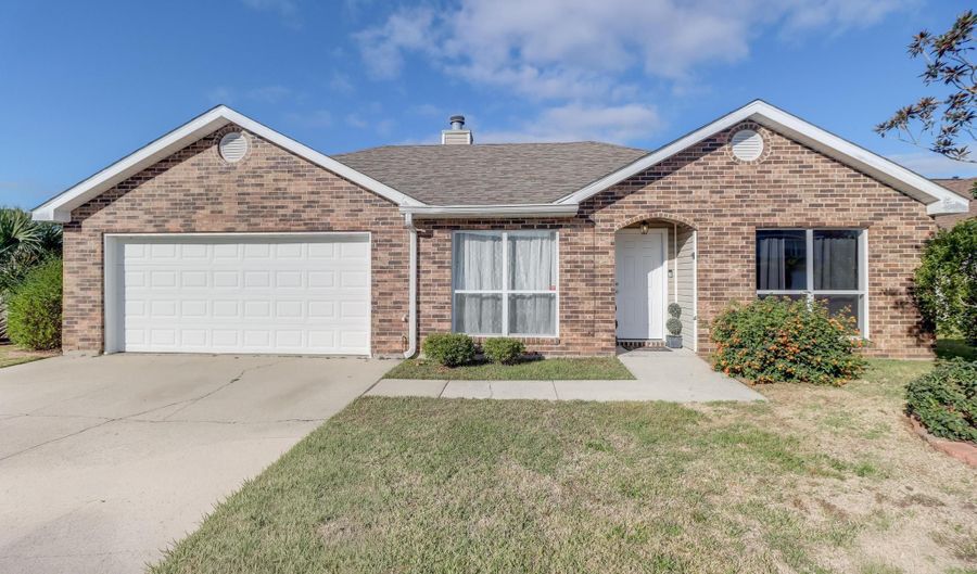 2082 Juniper Dr, Biloxi, MS 39532 - 4 Beds, 2 Bath