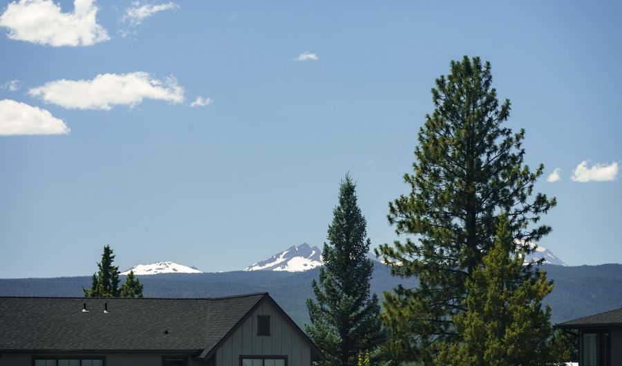 2486 NW Marken St, Bend, OR 97703 - 4 Beds, 3 Bath