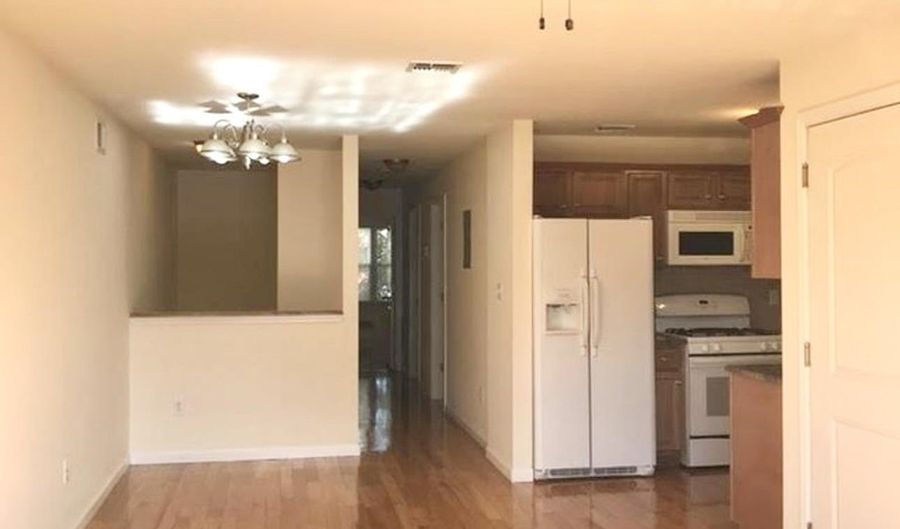 45 EVERGREEN St, Bayonne, NJ 07002 - 3 Beds, 2 Bath