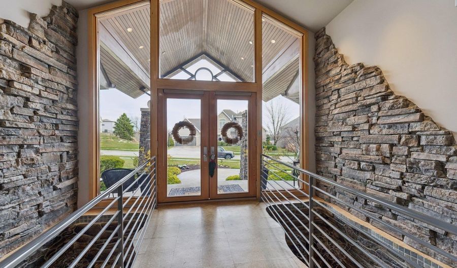 244 N Lakeview Way, Ashland, NE 68003 - 3 Beds, 5 Bath
