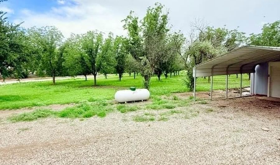 6015 Grandi Rd, Carlsbad, NM 88220 - 3 Beds, 3 Bath