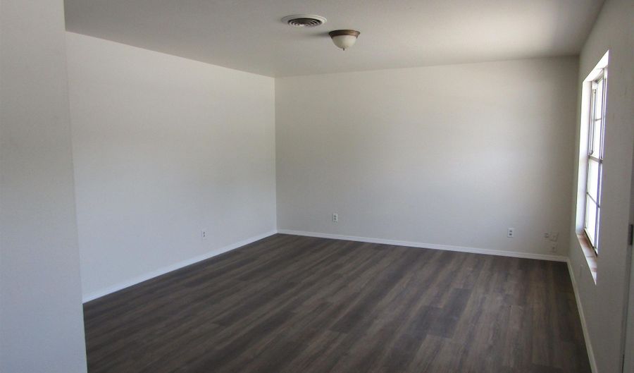1901 W Hermosa Dr, Artesia, NM 88210 - 3 Beds, 2 Bath