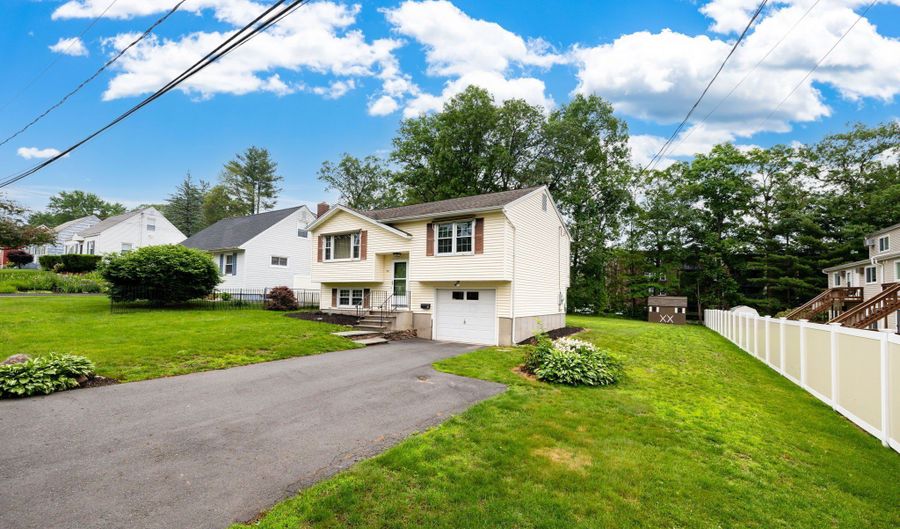 94 Ben St, Bristol, CT 06010 - 2 Beds, 2 Bath