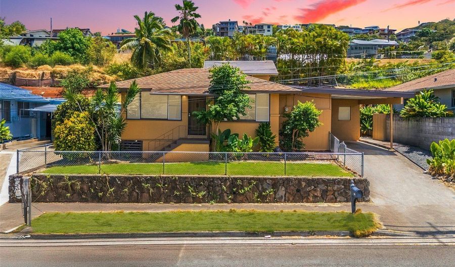 1233 Keolu Dr, Kailua, HI 96734 - 5 Beds, 3 Bath