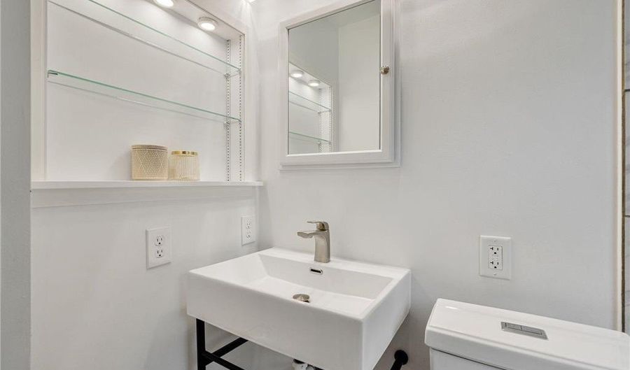 1009 9th St NW, Austin, MN 55912 - 3 Beds, 2 Bath