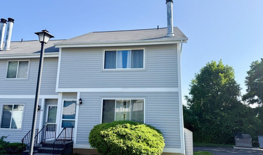 151 Shelter Rock Rd 17, Danbury, CT 06810 - 2 Beds, 2 Bath