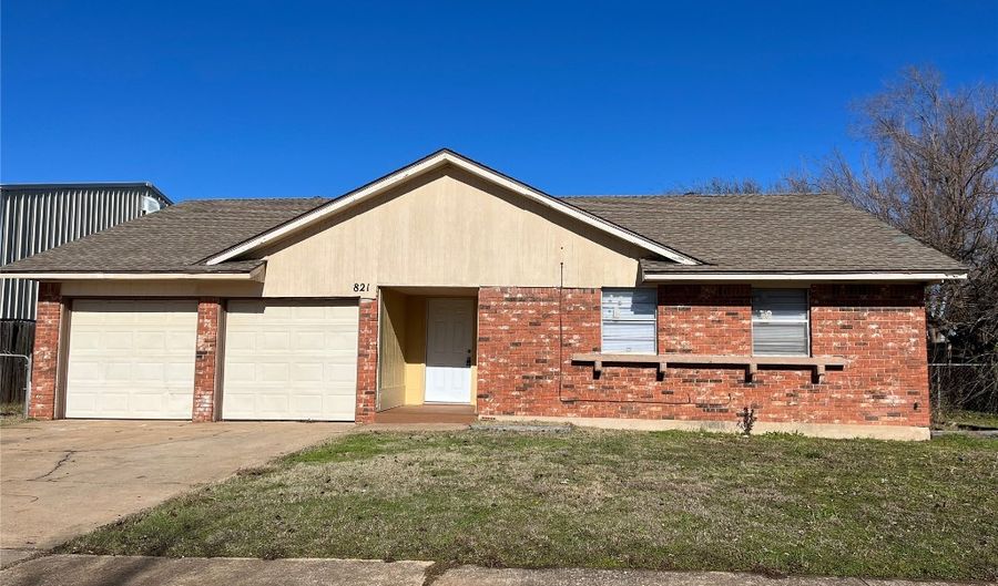 821 SW 27th St, Moore, OK 73160 - 3 Beds, 2 Bath