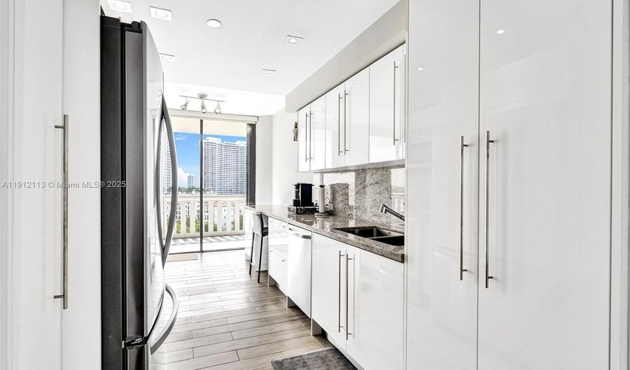 3000 Island Blvd 903, Aventura, FL 33160 - 2 Beds, 2 Bath