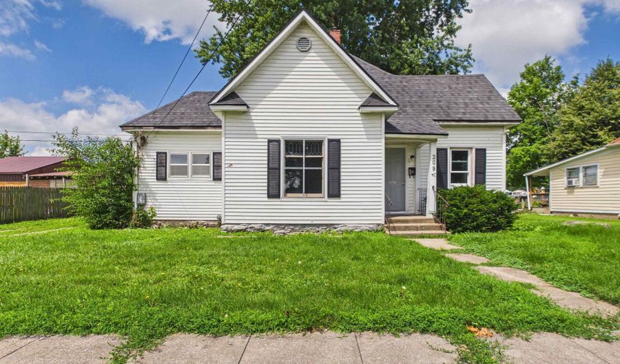 209 S 10Th St, Albia, IA 52531 - 2 Beds, 1 Bath