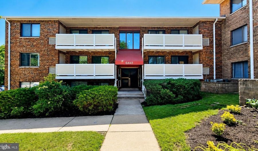 6441 RICHMOND Hwy #203, Alexandria, VA 22306 - 2 Beds, 1 Bath