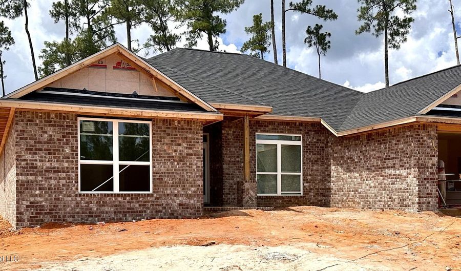 6284 Emerald Lake Dr, Biloxi, MS 39532 - 4 Beds, 2 Bath