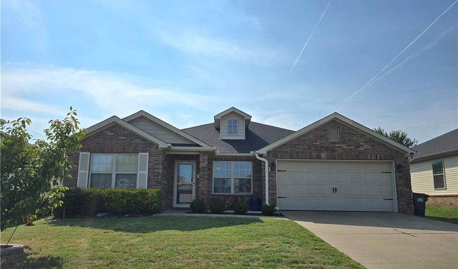 211 Colony Ct, Barling, AR 72923 - 4 Beds, 2 Bath
