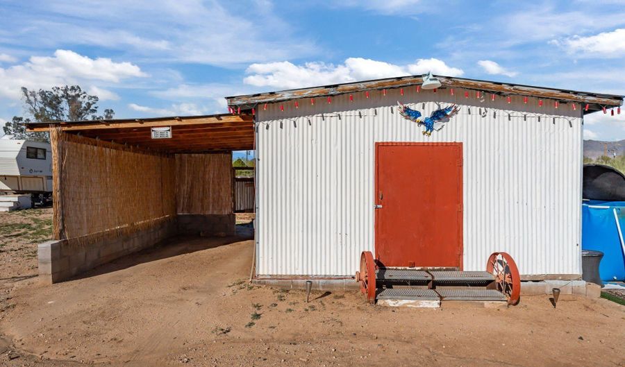 22590 W PACIFIC St, Congress, AZ 85332 - 2 Beds, 1 Bath