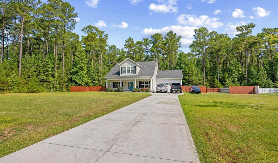 792 Roberts Rd, Aynor, SC 29511 - 4 Beds, 4 Bath