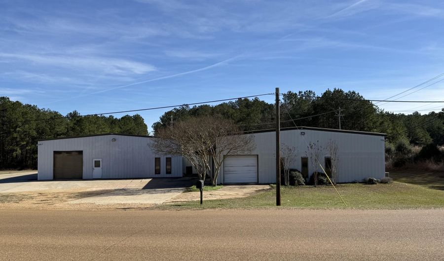 1002 NE Sawmill Ln, Brookhaven, MS 39601 - 0 Beds, 3 Bath