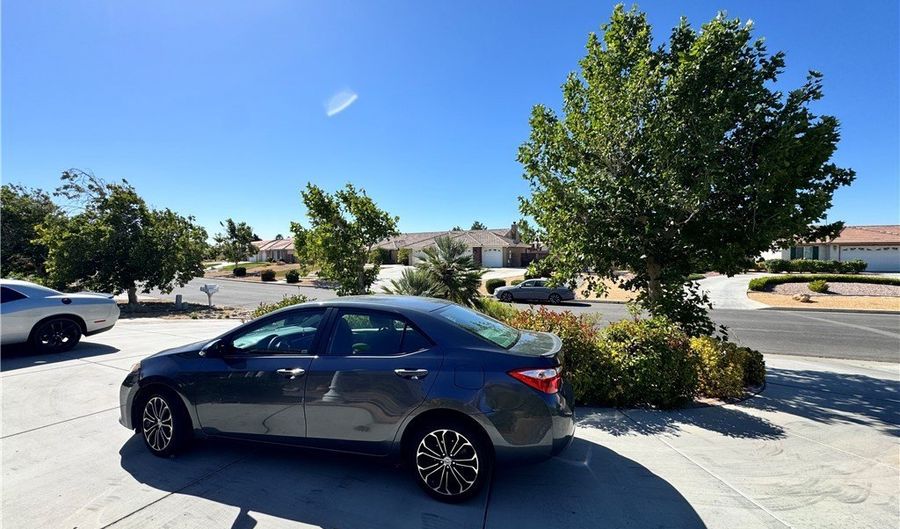 20284 Majestic Dr, Apple Valley, CA 92308 - 5 Beds, 4 Bath