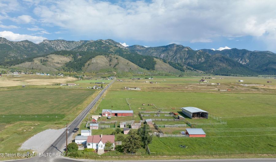 20 COUNTY ROAD 107, Etna, WY 83118 - 2 Beds, 1 Bath