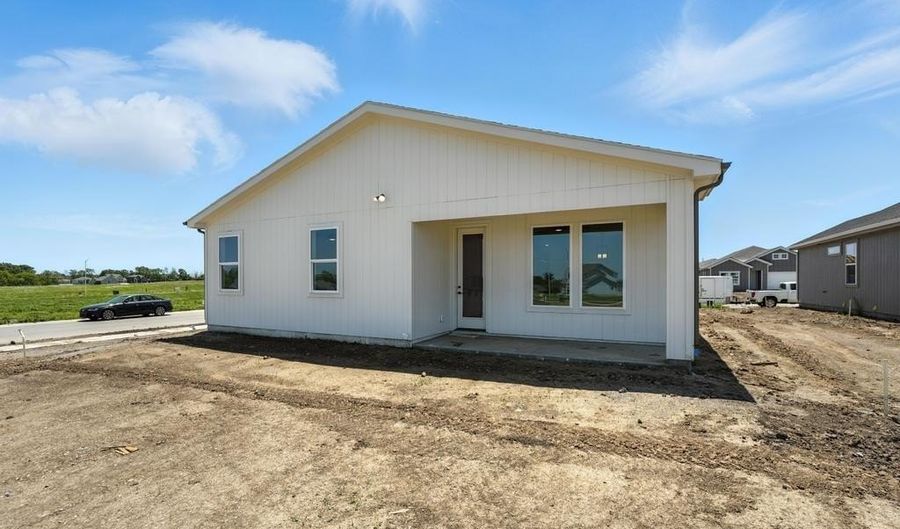 1432 N 163rd St, Basehor, KS 66007 - 3 Beds, 2 Bath