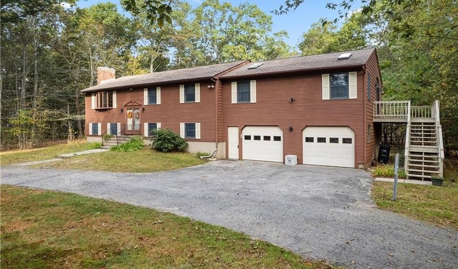 886 Weaver Hill Rd, Coventry, RI 02816 - 4 Beds, 3 Bath