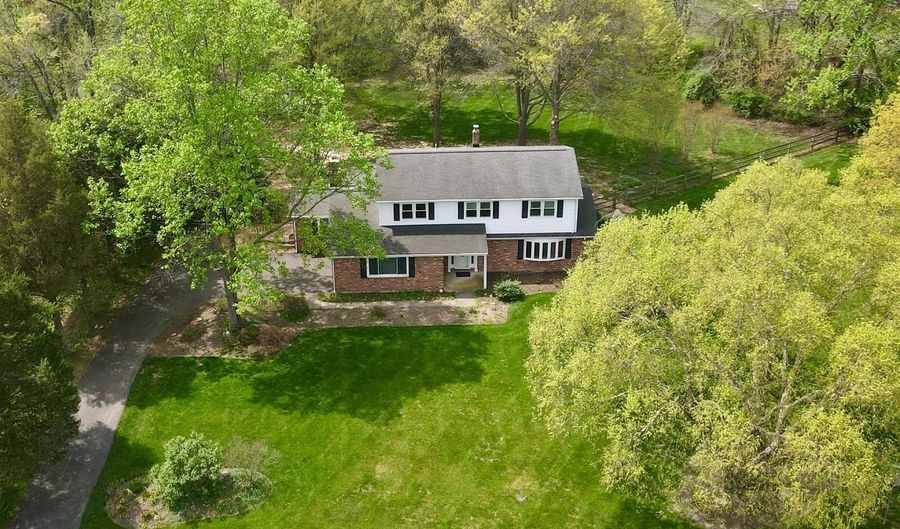 316 CARAVEL Dr, Bear, DE 19701 - 4 Beds, 3 Bath