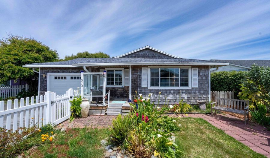 870 11TH St SW, Bandon, OR 97411 - 3 Beds, 1 Bath