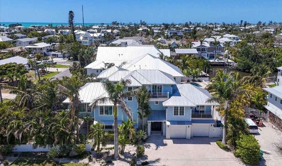 222 WILLOW Ave, Anna Maria, FL 34216 - 4 Beds, 6 Bath