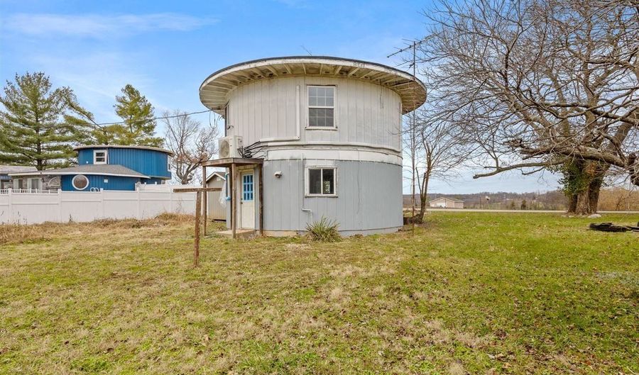 317 Peterson Ave, Auburn, KY 42206 - 2 Beds, 2 Bath