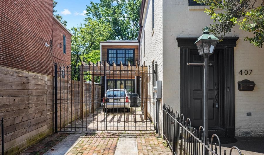 407 INDEPENDENCE Ave SE, Washington, DC 20003 - 4 Beds, 3 Bath