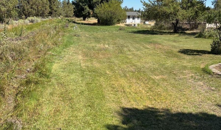 21010 Yeoman Rd, Bend, OR 97701 - 3 Beds, 2 Bath