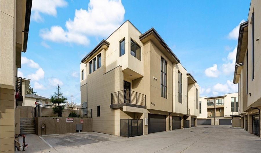 505 N Santa Anita Ave C, Arcadia, CA 91006 - 3 Beds, 3 Bath