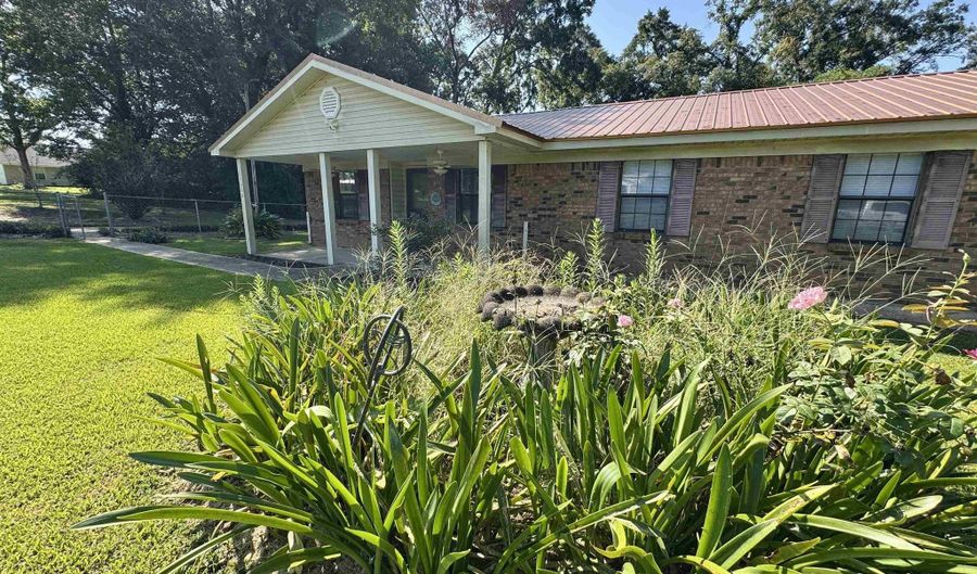 15900 Taylor Rd, Bay Minette, AL 36507 - 2 Beds, 2 Bath