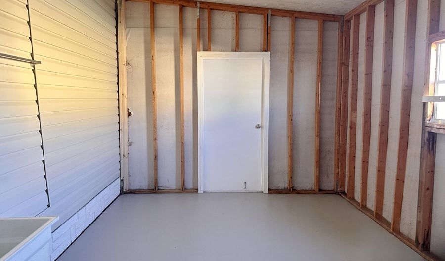 606 Dolphin Cir, Barefoot Bay, FL 32976 - 2 Beds, 2 Bath