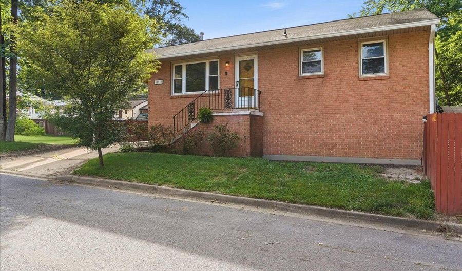 11410 CAROLINE Ave, Beltsville, MD 20705 - 4 Beds, 2 Bath