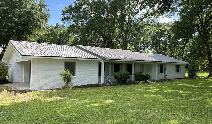 5490 Scotland Rd, Bentonia, MS 39040 - 3 Beds, 3 Bath