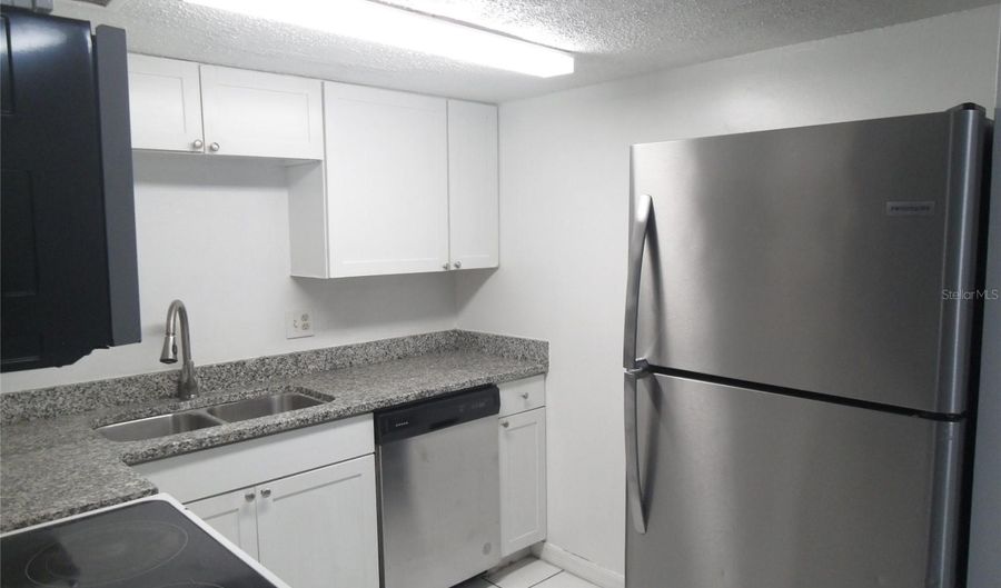 914 LAKE DESTINY Rd A, Altamonte Springs, FL 32714 - 3 Beds, 2 Bath