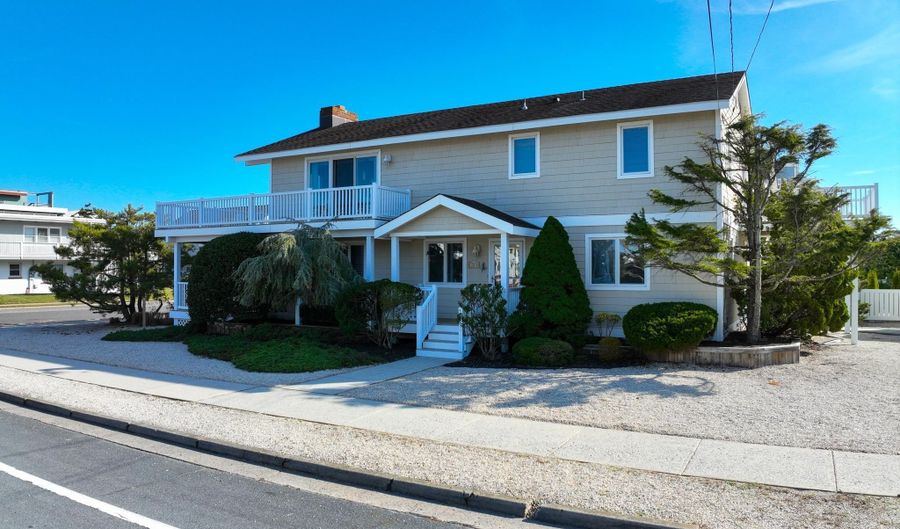 10 E 14th, Avalon, NJ 08202 - 6 Beds, 3 Bath