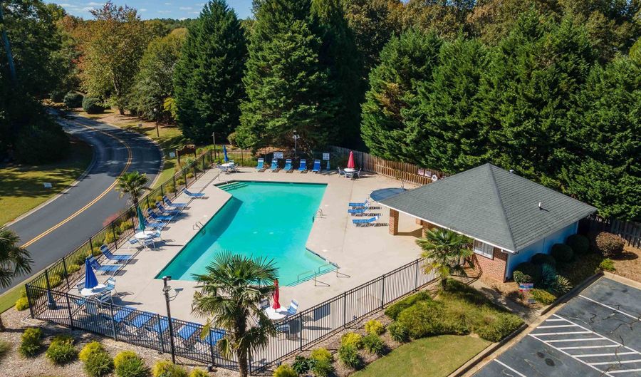 864 Thornbird Cir, Boiling Springs, SC 29316 - 3 Beds, 2 Bath